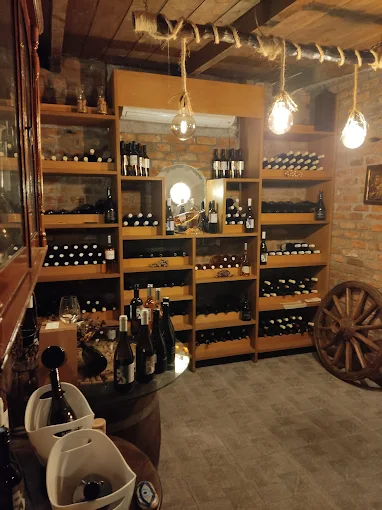 3 ΓΕΝΙΕΣ, Οινοποιείο&Αποστακτήριο