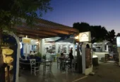 Restaurant Family Taverna Φαληράκι
