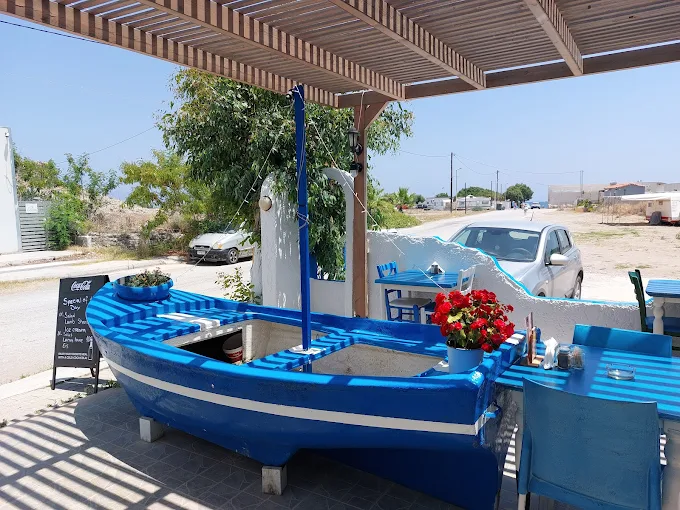 Restaurant Family Taverna Φαληράκι