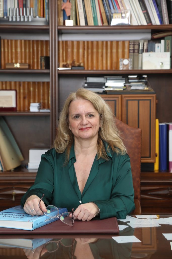 Ψυχίατρος, Καβάλα Άννα Ουζούνη