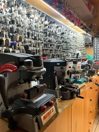 Μπάρλος κλειδαράς Κλειδαράδικο στη Λιβαδειά