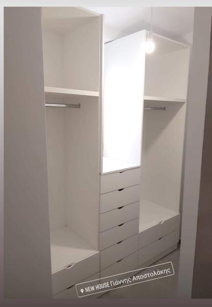 ΑΠΟΣΤΟΛΑΚΗΣ ΓΙΑΝΝΗΣ – NEW HOUSE, ΗΡΑΚΛΕΙΟ