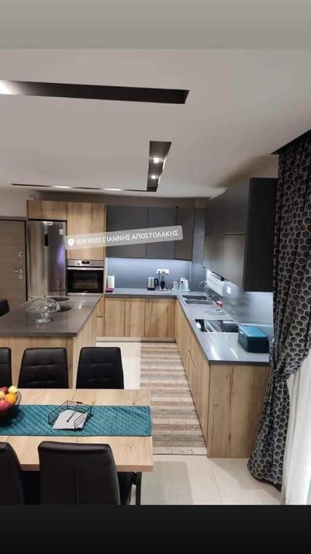 ΑΠΟΣΤΟΛΑΚΗΣ ΓΙΑΝΝΗΣ – NEW HOUSE, ΗΡΑΚΛΕΙΟ