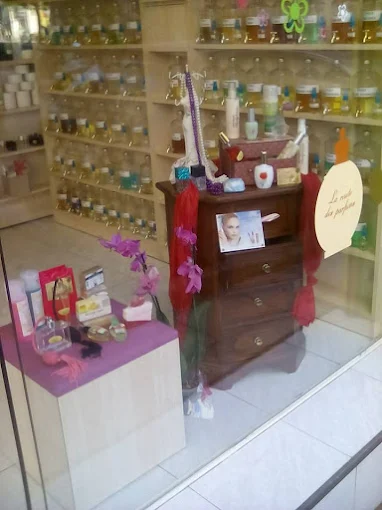 LA ROUTE DES PARFUMS-Ο ΔΡΟΜΟΣ ΤΩΝ ΑΡΩΜΑΤΩΝ – ΑΡΩΜΑΤΑ – ΚΕΡΑΤΣΙΝΙ