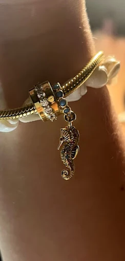 NICK THE GREEK – PANDORA OFFICIAL RETAILER FOR SANTORINI