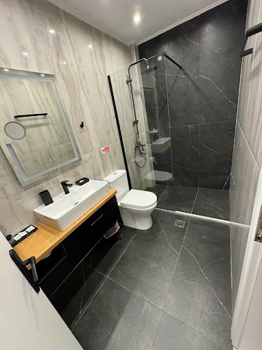Roloi Suites